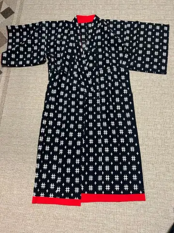 민요 블랙 베이스에 화이트 # 무늬 기모노