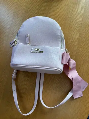 메종 드 플뢰르 산리오 콜라보 리본 포함