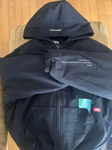 자라 x 2001 : A Space Odyssey 다운 봄버 자켓