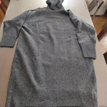 새상품 UNIQLO 수플레얀 터틀넥 원피스 XL 다크 그레이