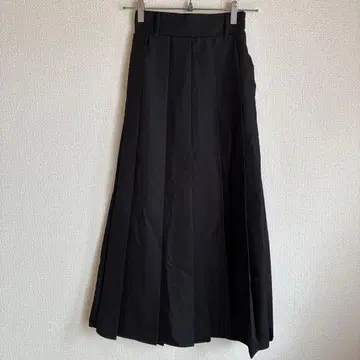 [ 새상품 ] frene 블랙 박스 플리츠 스커트 블랙 롱 스커트