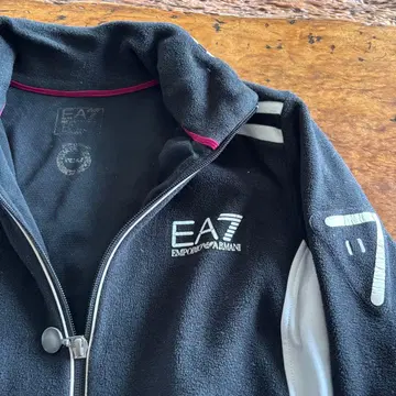 EA7 엠포리오 아르마니 저지 블랙/화이트