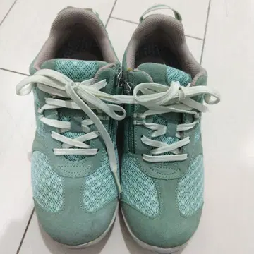 문스타 민트 그린 스니커즈 22.5