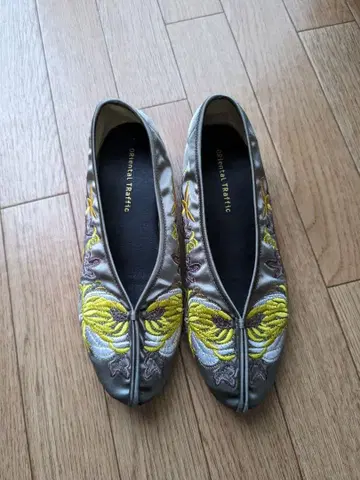 새상품급 오리엔탈 트래픽 플랫슈즈 자수 차이나슈즈