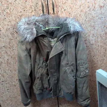 AVIREX 플라이트 자켓 퍼 포함 카키