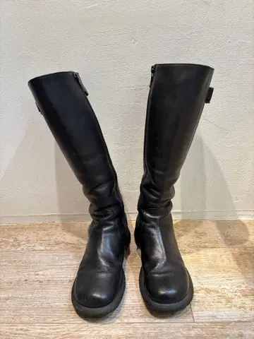 캠퍼 블랙 가죽 지퍼 롱 부츠