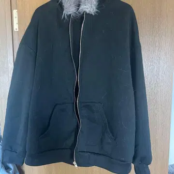 퍼 달린 블랙 집업 후드티 y2k