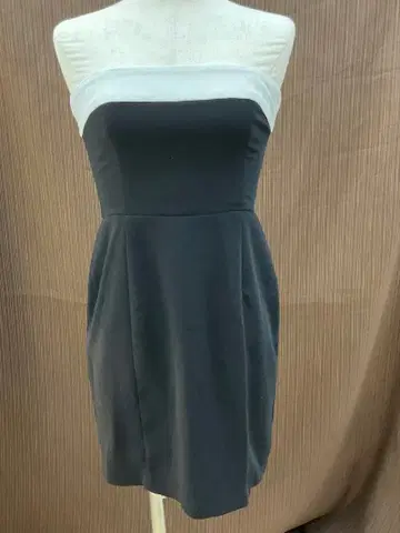 슬리브리스 미니 원피스 블랙과 화이트 1759