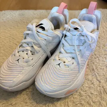 조던 화이트 핑크 스니커즈