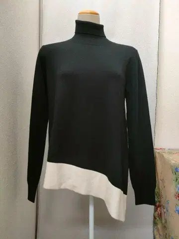 에스트네이션 하이넥 블랙 바이컬러 니트