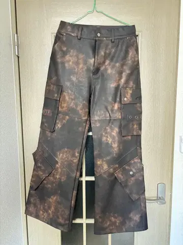 UnderGraund 인조 가죽 플레어 카고 팬츠