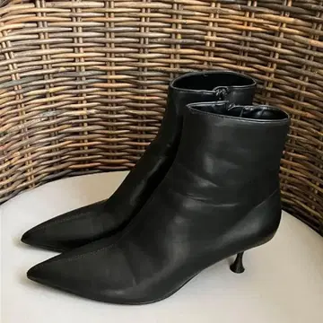 핏이 예쁜 ZARA 스틸레토 숏부츠 24 37 블랙