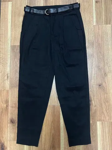 [ 새상품 ] BEARDSLEY 비어즐리 블랙 테이퍼드 팬츠 벨트 포함