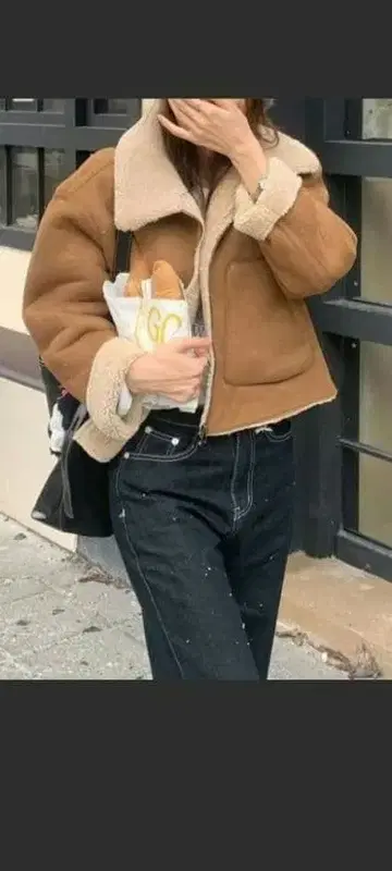 무스탕풍 옷깃 소매 보아 배색 숏 자켓