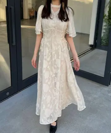 [ 익명 배송 ] 시어 자카드 레이스업 초커 원피스