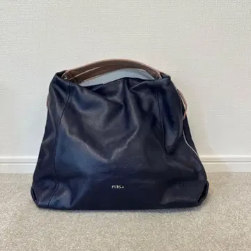 FURLA 네이비 가죽 토트백