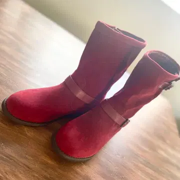 미사용 새상품 와인 레드 스웨이드 스트랩 숏 부츠 크림슨 엔지니어