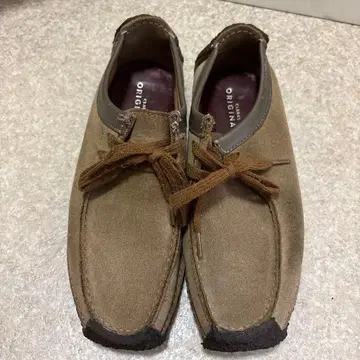 CLARKS ORIGINALS 스웨이드 모카신 왈라비