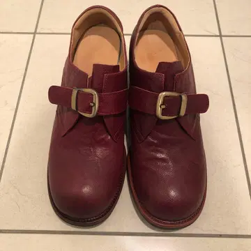 버건디 가죽 버클 로퍼