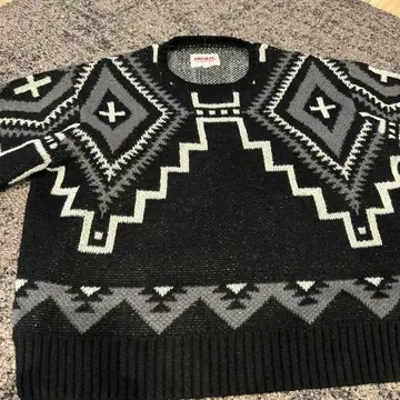 ANTIBAL 기하학 패턴 니트 스웨터