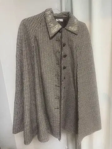 axes 체크 무늬 케이프 코트