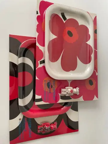 베어브릭 마리메꼬 100% 트레이 포함 2개