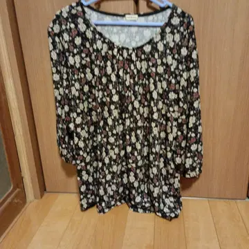 noananu 꽃무늬 긴팔 무릎 기장 원피스