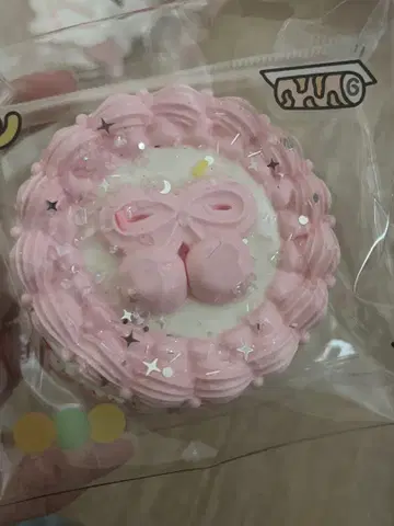 체리 리본 케이크 스퀴즈