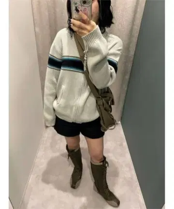 LAGUA GEM CHEST LINE 니트 자켓