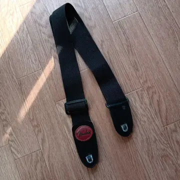 Fender 스트랩 존 풀시안테와 동일