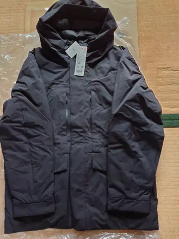 유니클로 하이브리드 다운 파카 블랙 L 사이즈