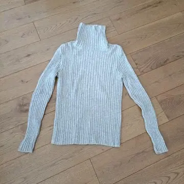 그레이 리브 터틀넥 스웨터