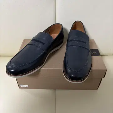 Clarks 네이비 로퍼