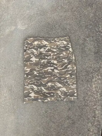 ICB 카모 패턴 타이트 스커트