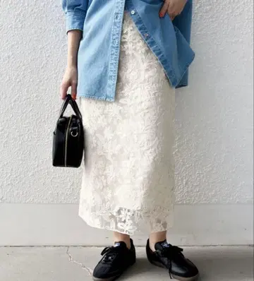 쉽스 SHIPS 시어 자수 스커트