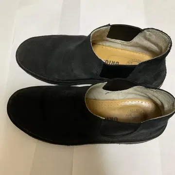 Clarks Originals 블랙 사이드 고어 부츠