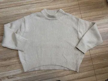 TODAYFUL 베이지 하이넥 스웨터