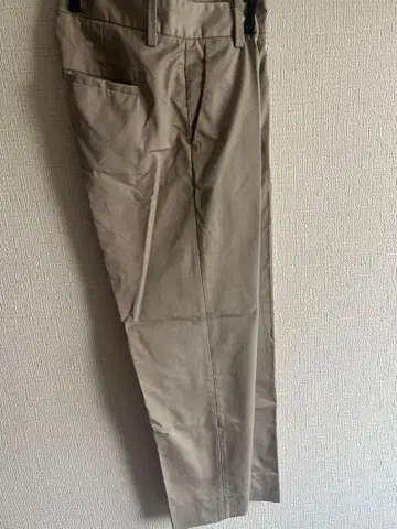 [ gigot ] 베이지 슬랙스 백 포켓 부착