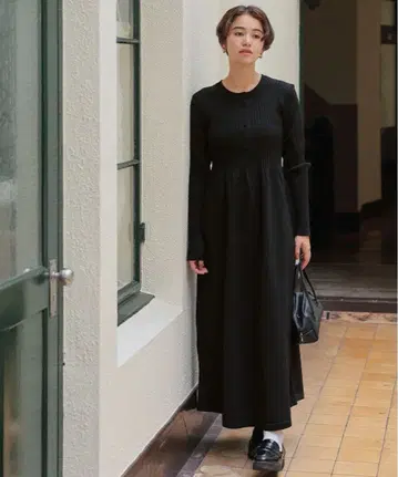 [ titivate ] 헨리넥 디자인 니트 원피스 블랙