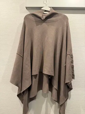 SOV. (소브 더블 스탠다드) 판초 그레이 베이지