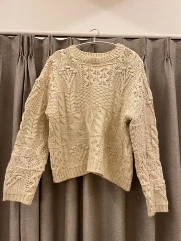 BEAMS HEART 케이블 니트 스웨터