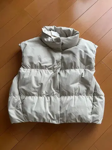 UNIQLO XL 베이지 다운 크롭 베스트