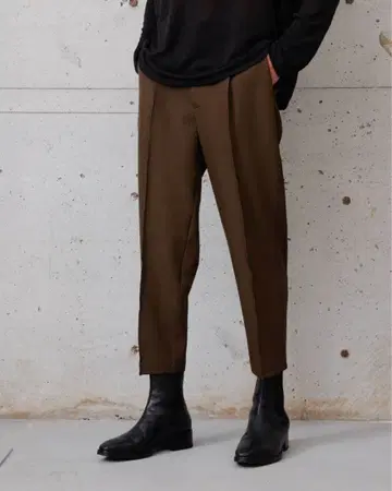 [ 미사용 새상품 ] MB 스탠다드 테이퍼드 슬랙스 S 사이즈 브라운