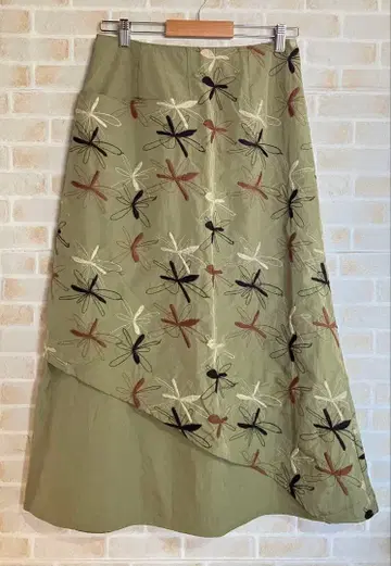 센소유니코 t.b 스커트 자수 사이즈 40