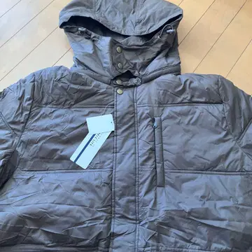 브라운 다운 자켓 후드 부착