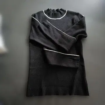 Helm 블랙 긴팔 니트 스웨터