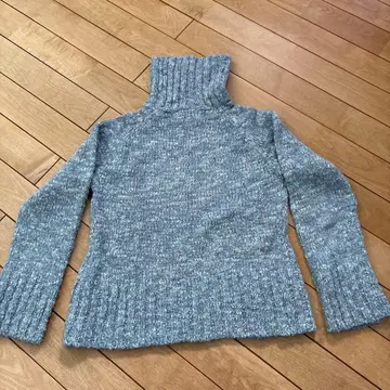 터틀넥 스웨터 블루 그레이 계열