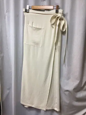 최종 가격 인하 새상품급 yuvae 유우바에 랩스커트