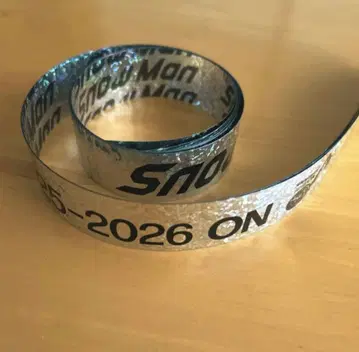 Snow Man 2025-2026 ON 은색 테이프