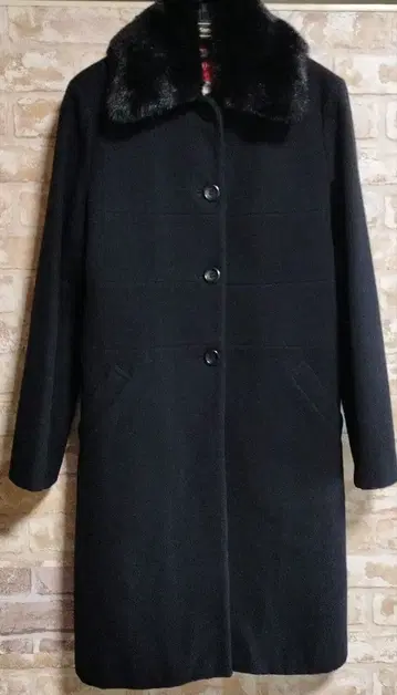 WO HOP 블랙 코트 퍼 카라 블랙 코트